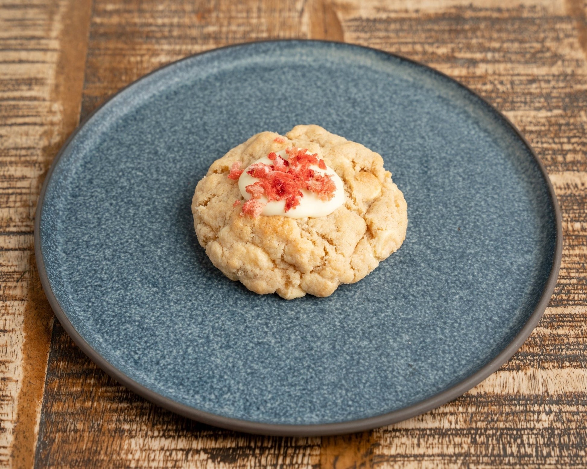 Jumbo Strawberries & Cream - The Cookie Dror